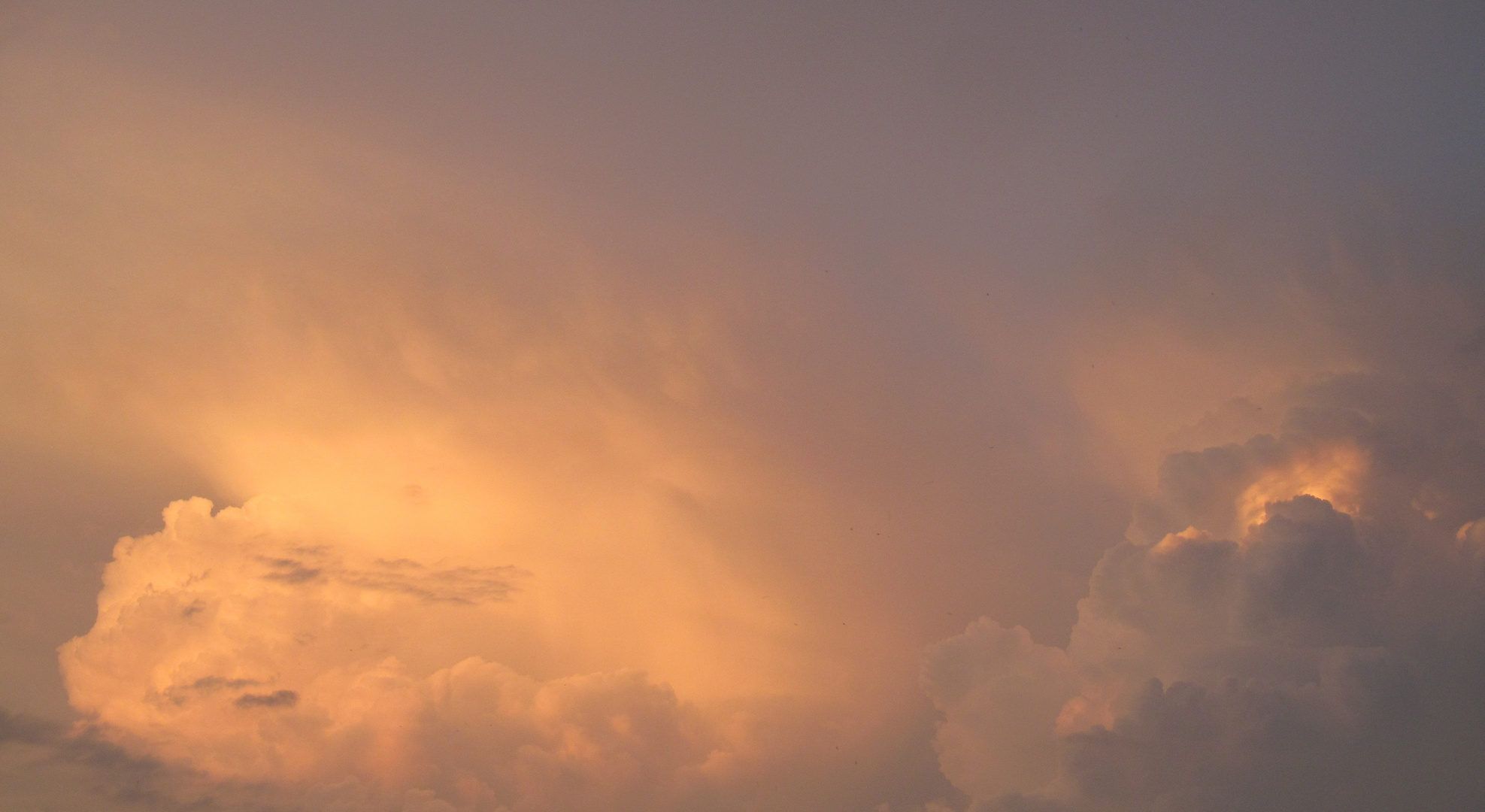 hier fängt das Gewitter jetzt an ...