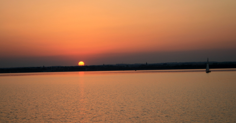 Hier ist die Sonne schon fast weg - Sonnenuntergang am Balaton