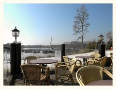 Hier kann man es sich gutgehen lassen.Seeterrassen am Freizeitsee in Northeim.