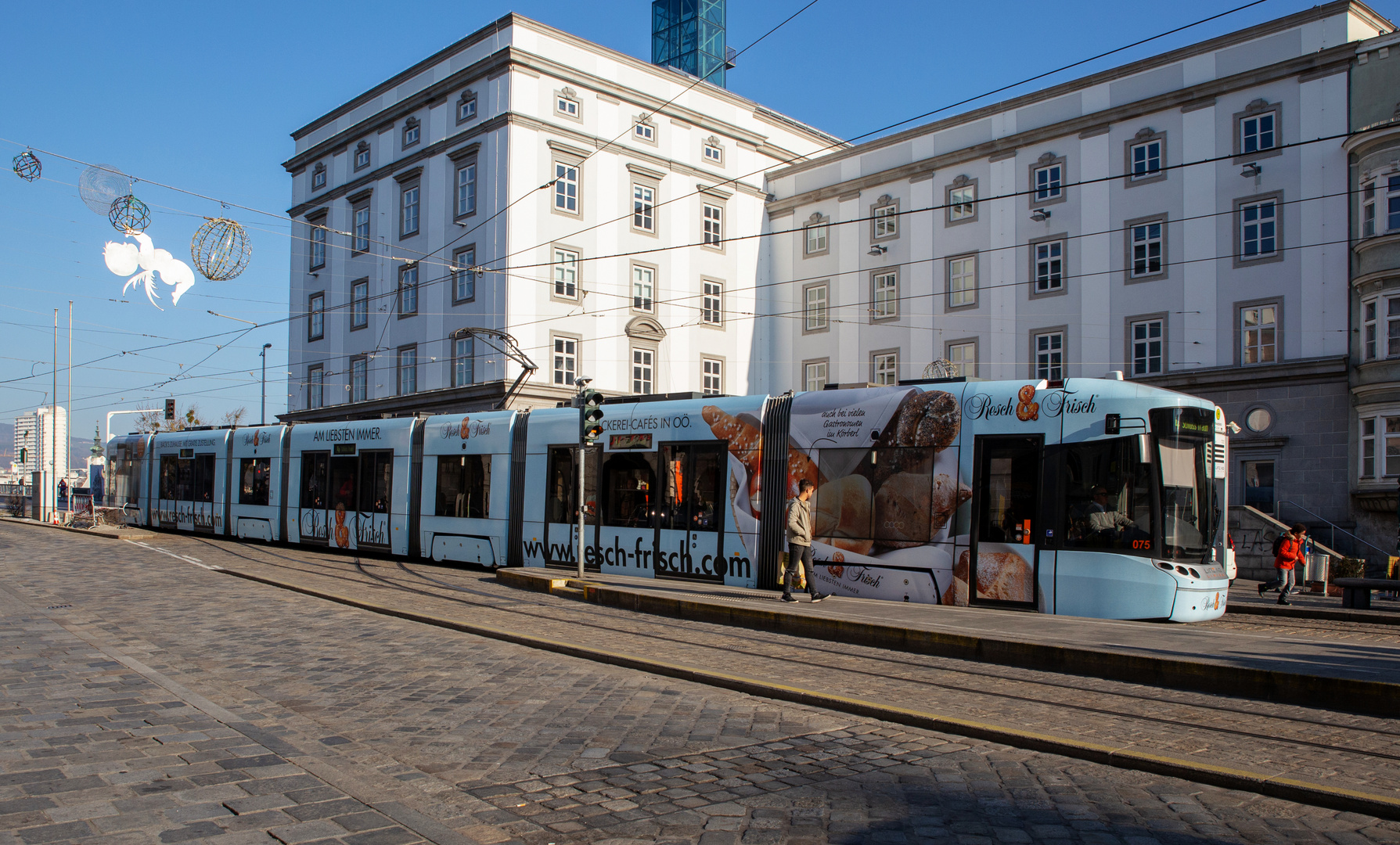 "Hier kommt dein Frühstück"