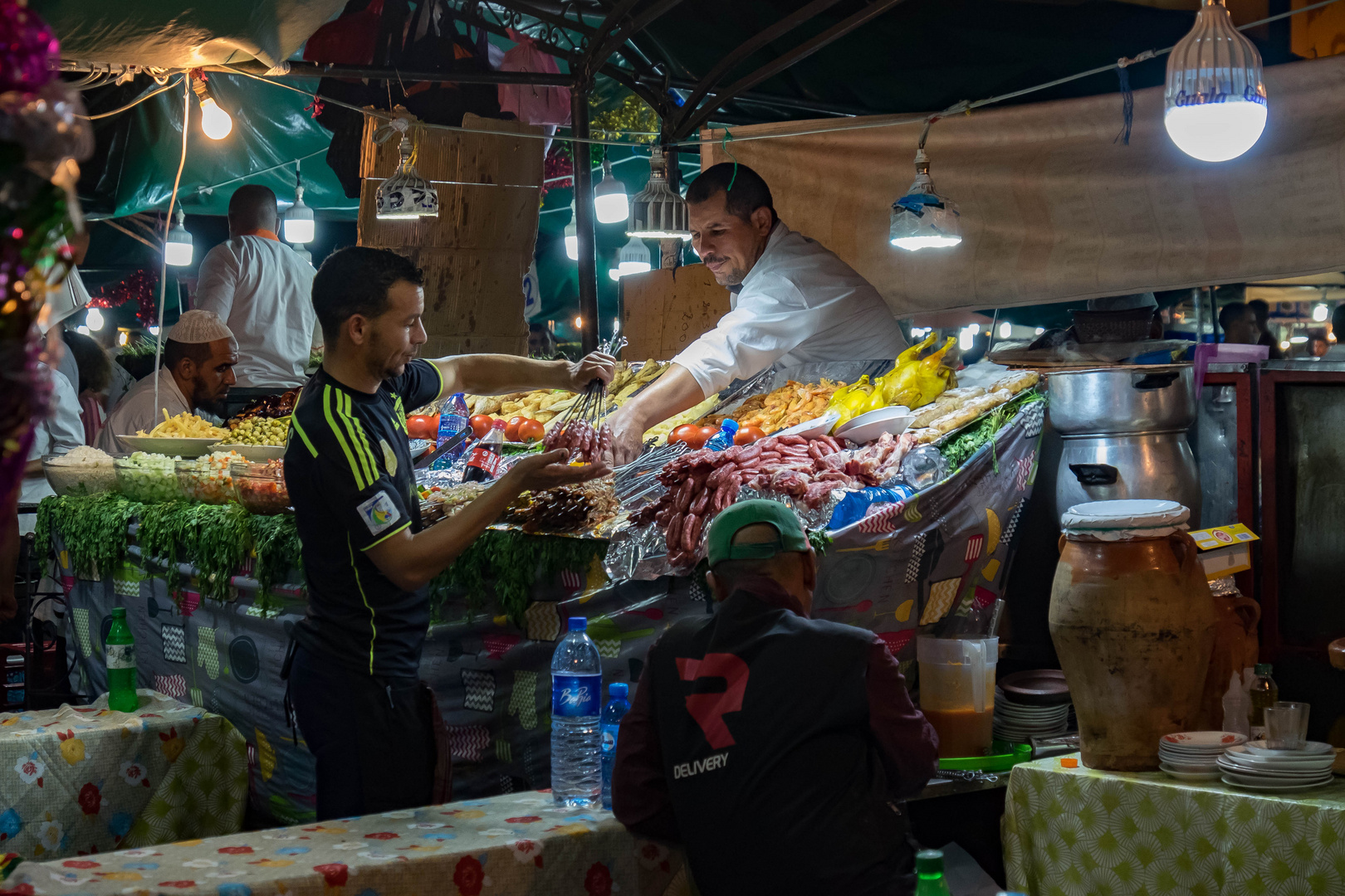 Hier lässt sich gut speisen, im Souk von Marrakesch