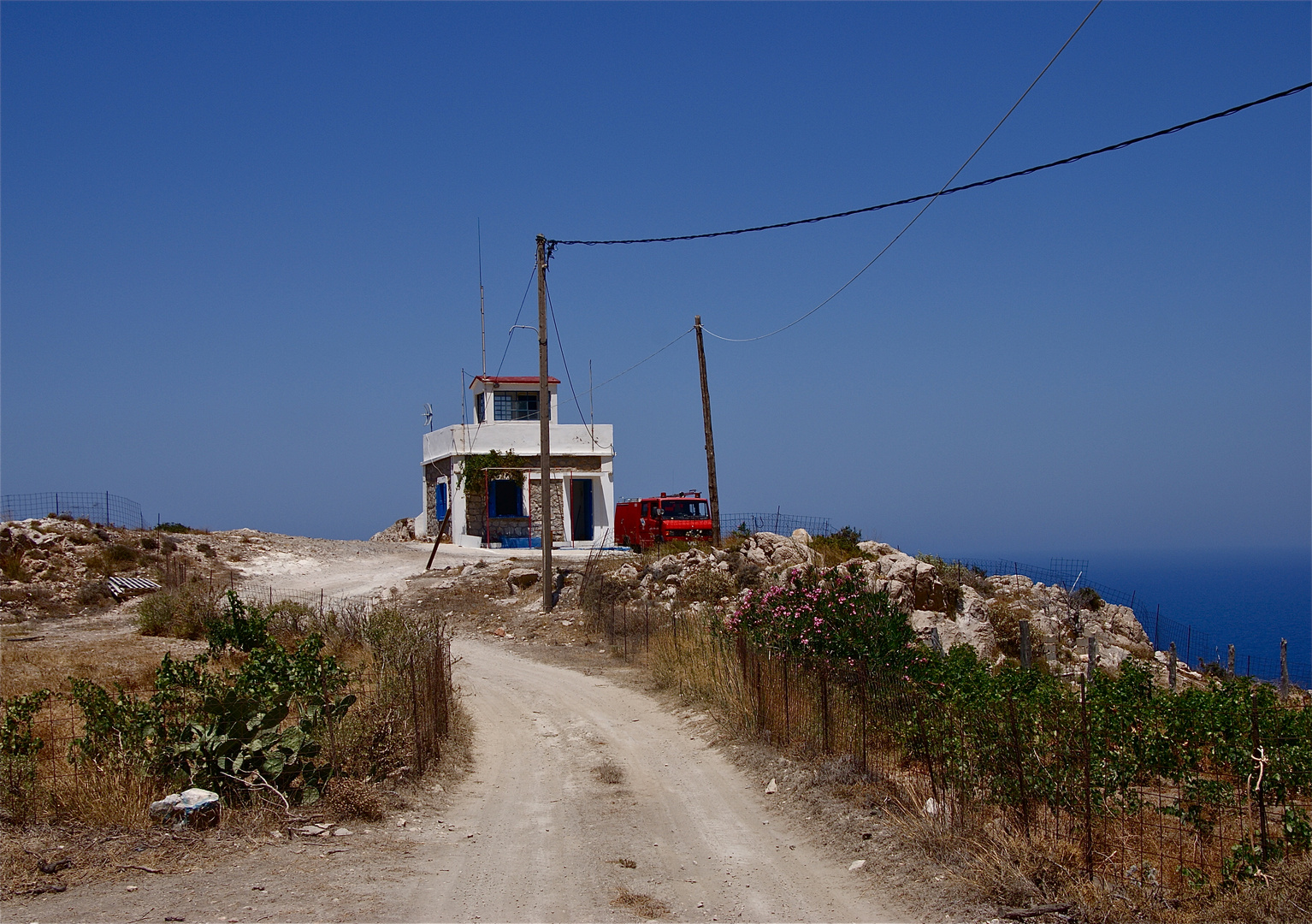 hier möchte man gerne feuerwehrmann sein.... karpathos 2009