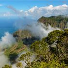 Hier treffen der Waimea Canyon und die Napali Coast aufeinander. Kauai, Hawaii