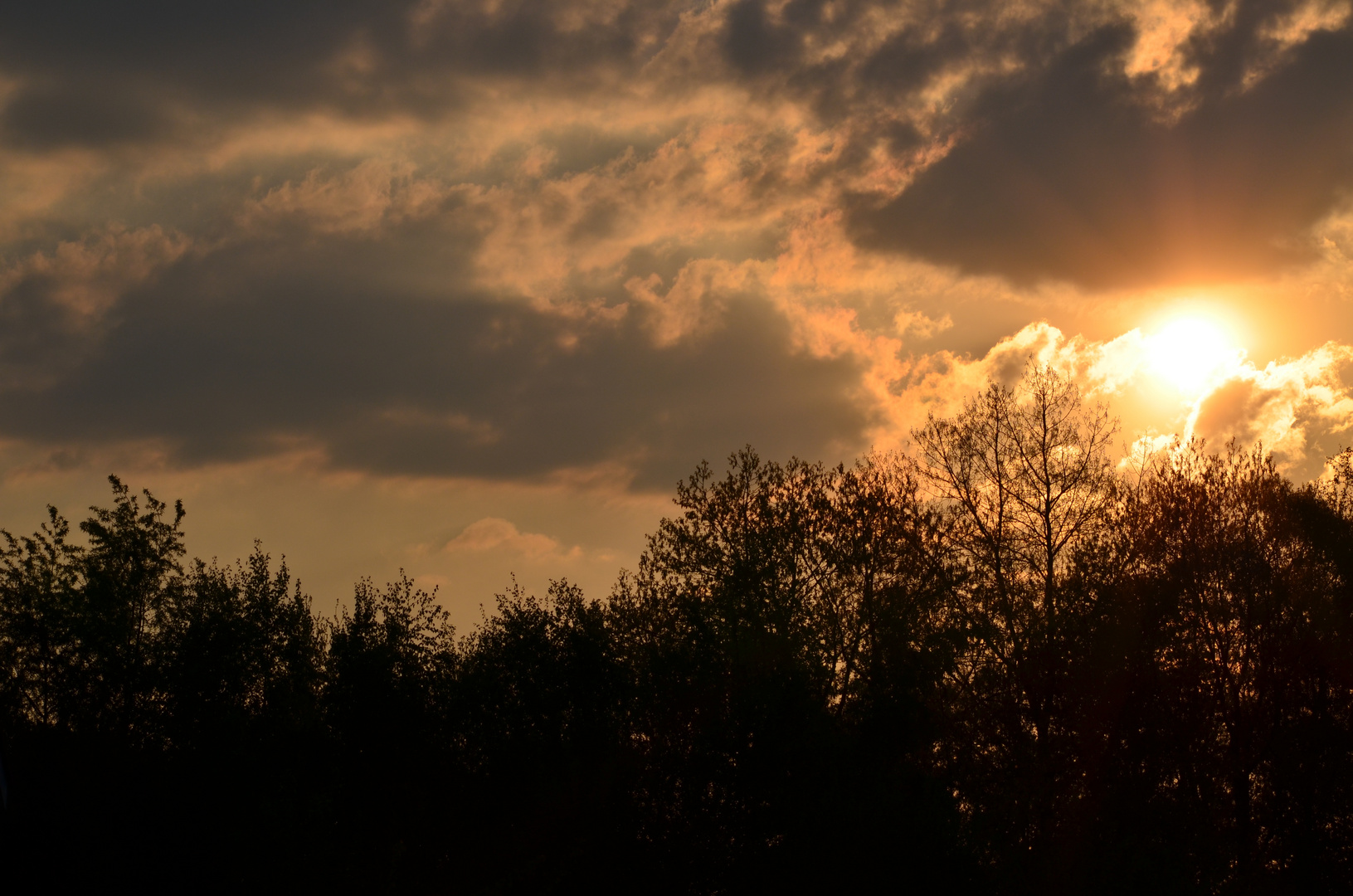 Hiesfeld--Sonnenuntergang. Finde ich gut.