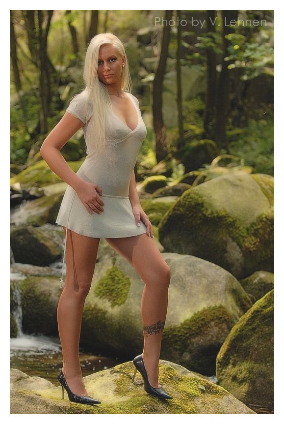 High Heels On The Rock Foto Bild Fashion Outdoor Frauen Bilder Auf Fotocommunity