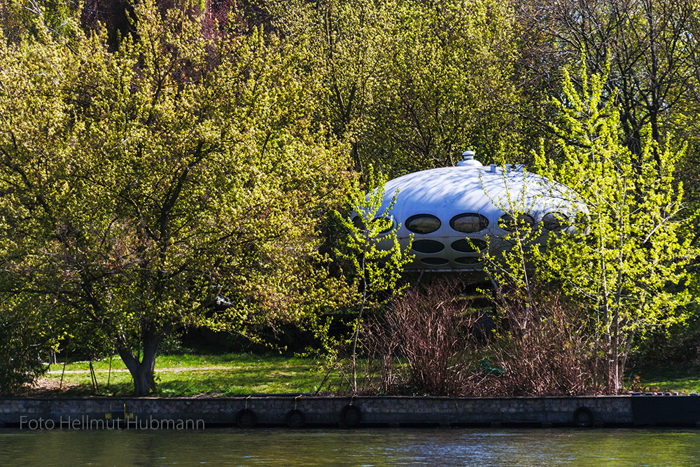 HIGH NOON AM GRÜNEN RAND DER SPREE oder SOGAR DIE FISCHE SCHWIEGEN oder