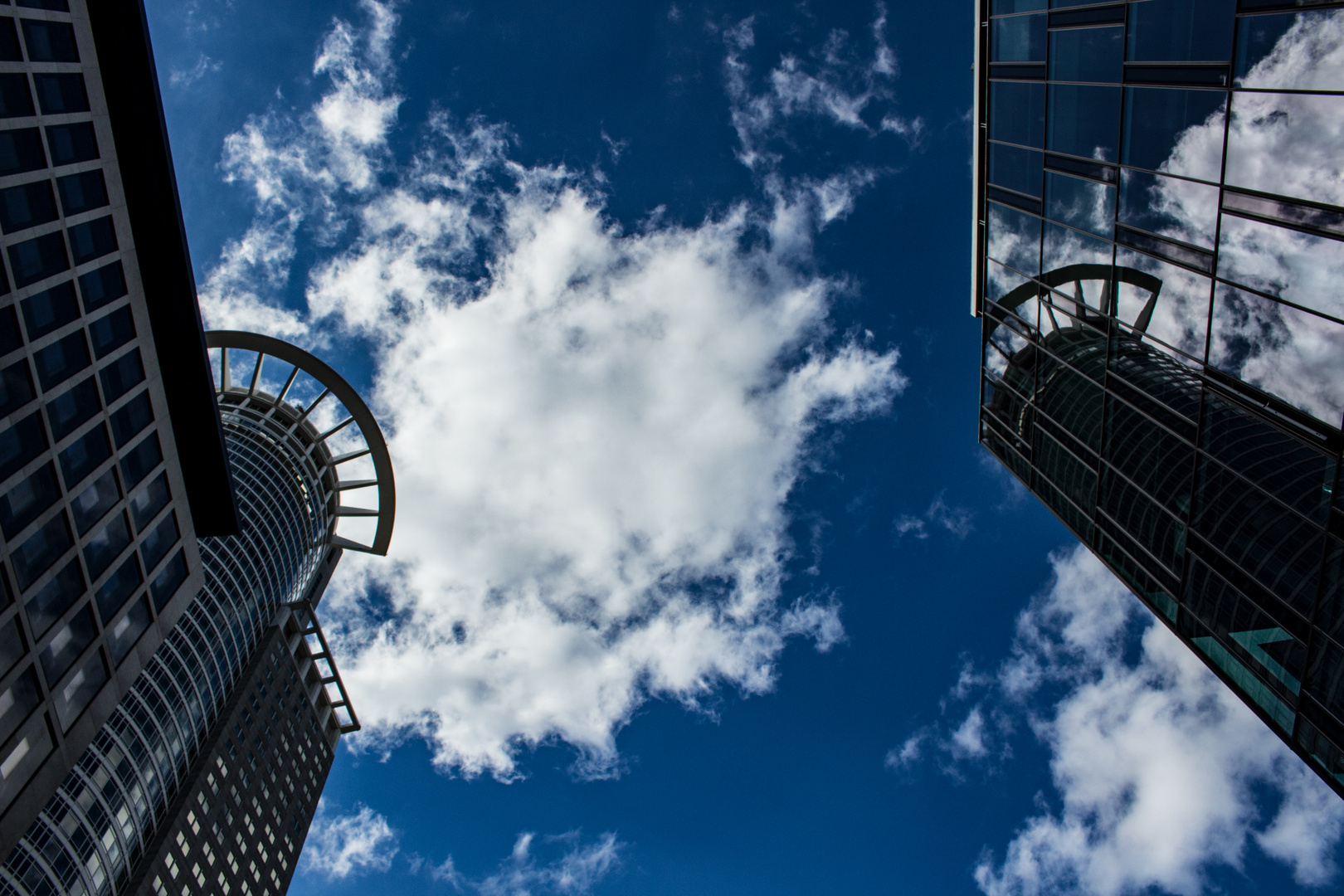 High rise Foto & Bild blue, city, world Bilder auf