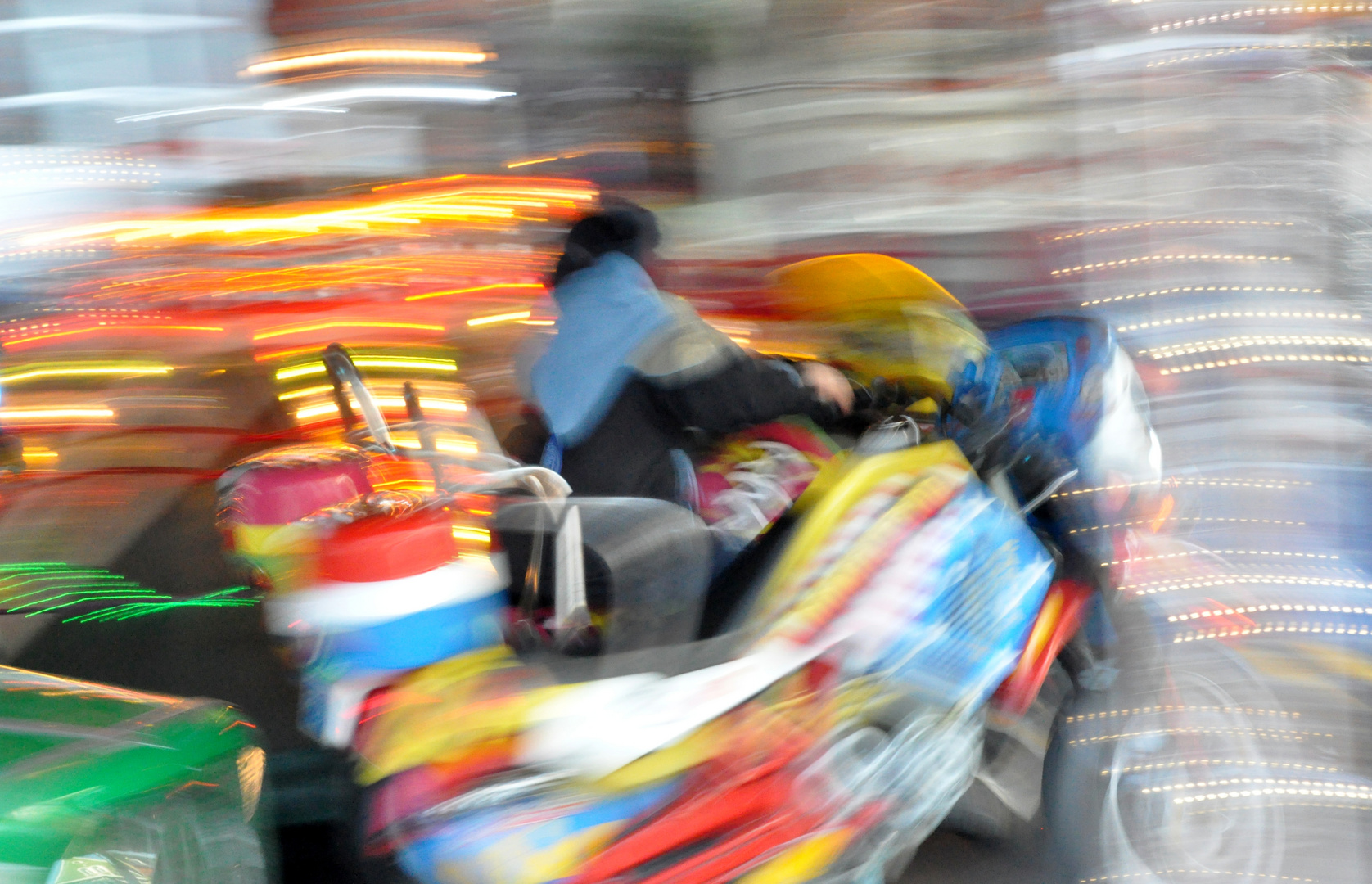 High-Speed auf dem Kinder-Karussell zum Weihnachtsmarkt