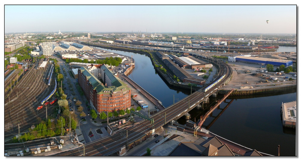 Highflyer Hamburg - Großmarkt Elbbrücken Bahnzufahrt Hauptbahnhof