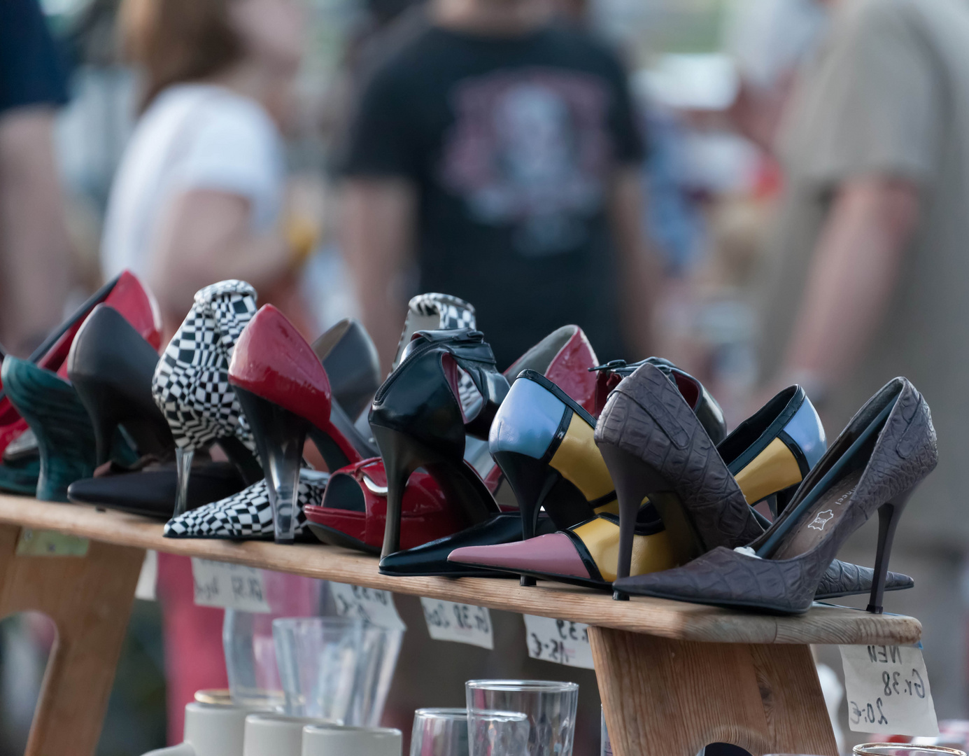 Highheels auf dem Flohmarkt