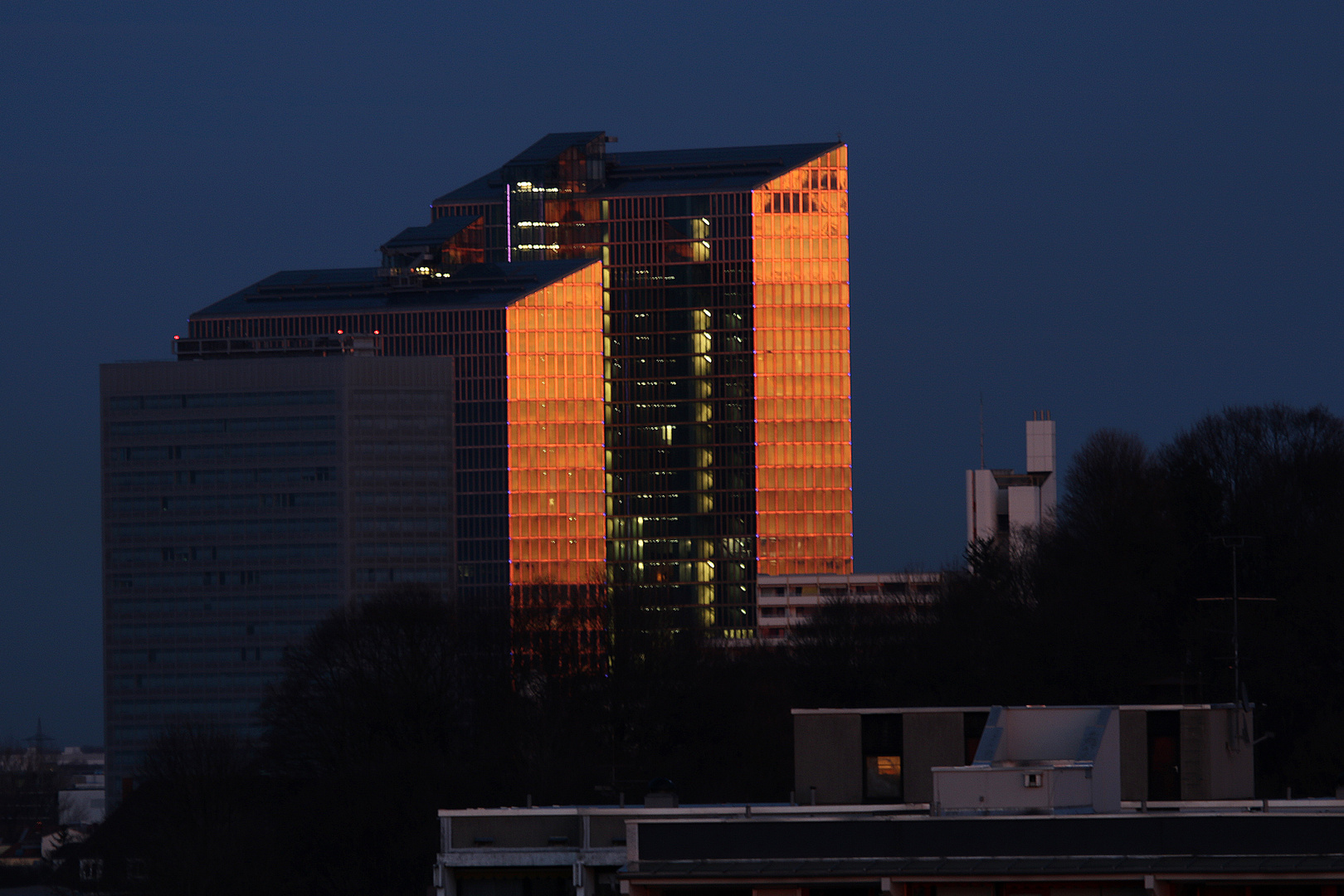 Highlight Towers im Abendlicht