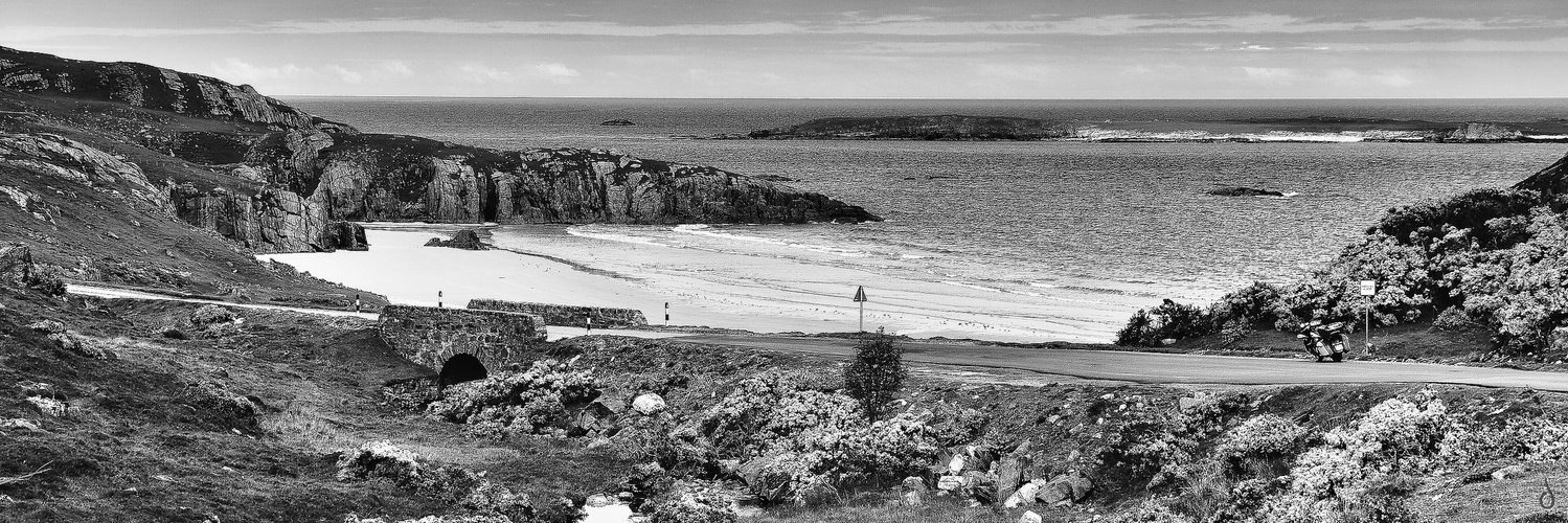 Highly Secret Bay   --   Ceannabeinne Beach, Nord-Schottland ©D5252_OC---_BW-p-05_3#1