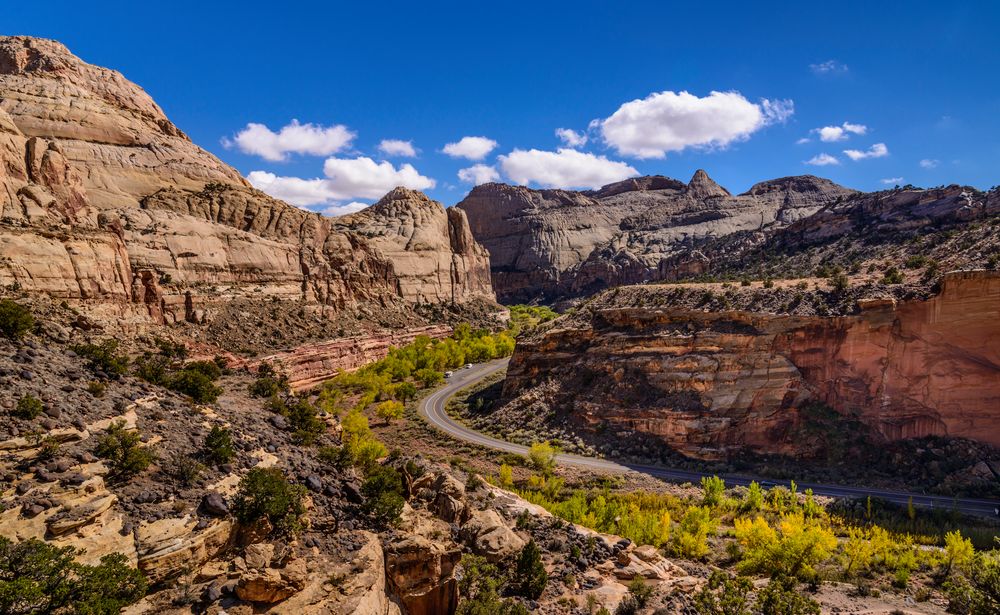 Highway 24 vom Hickman Bridge Trail aus, Capitol Reef NP, Utah