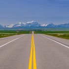 Highway gegen Rocky Mountains, Kanada