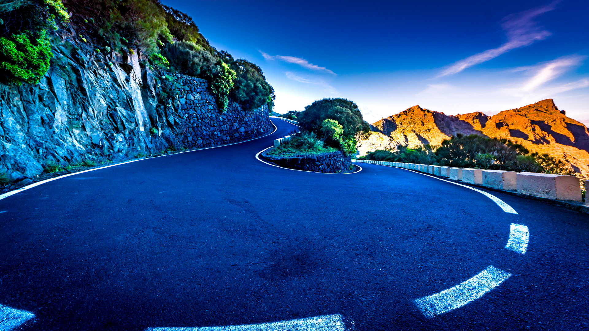 Highway in den Bergen nach Masca