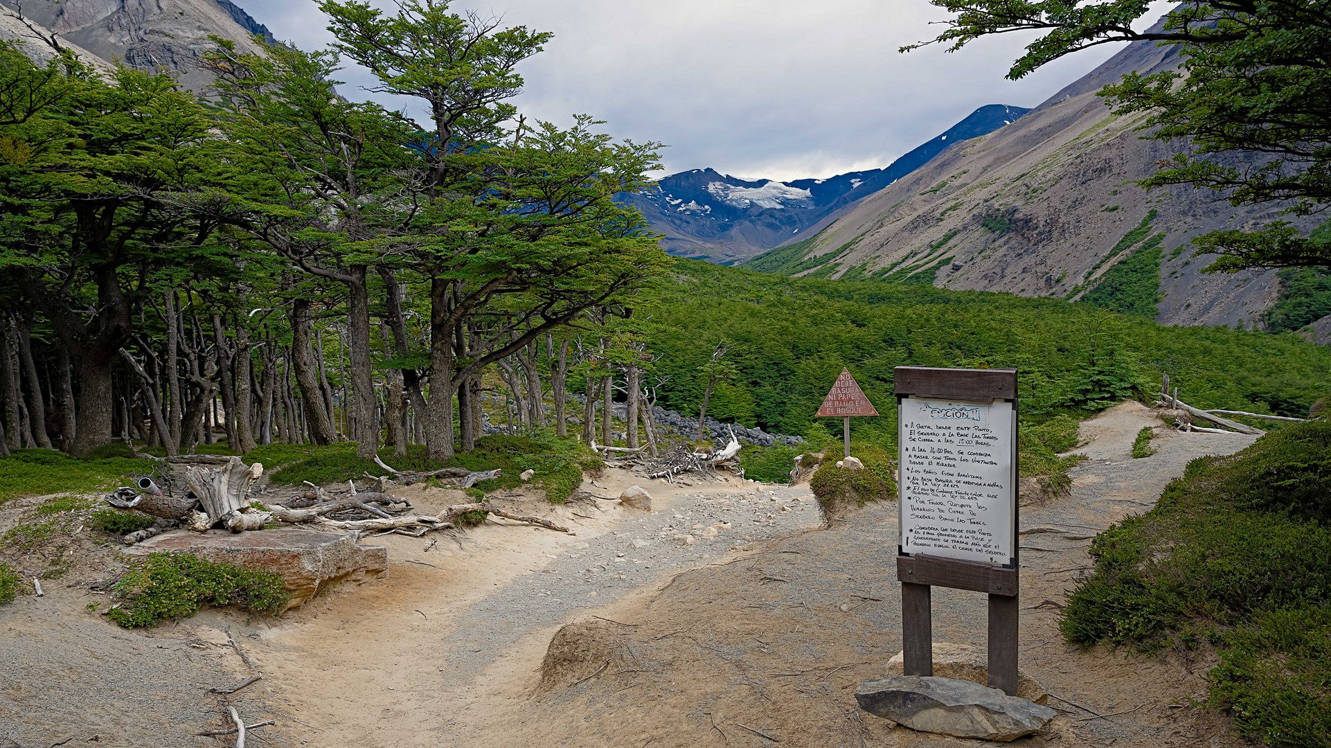 Hiking im Nationalpark 'Torres del Paine' in Chile