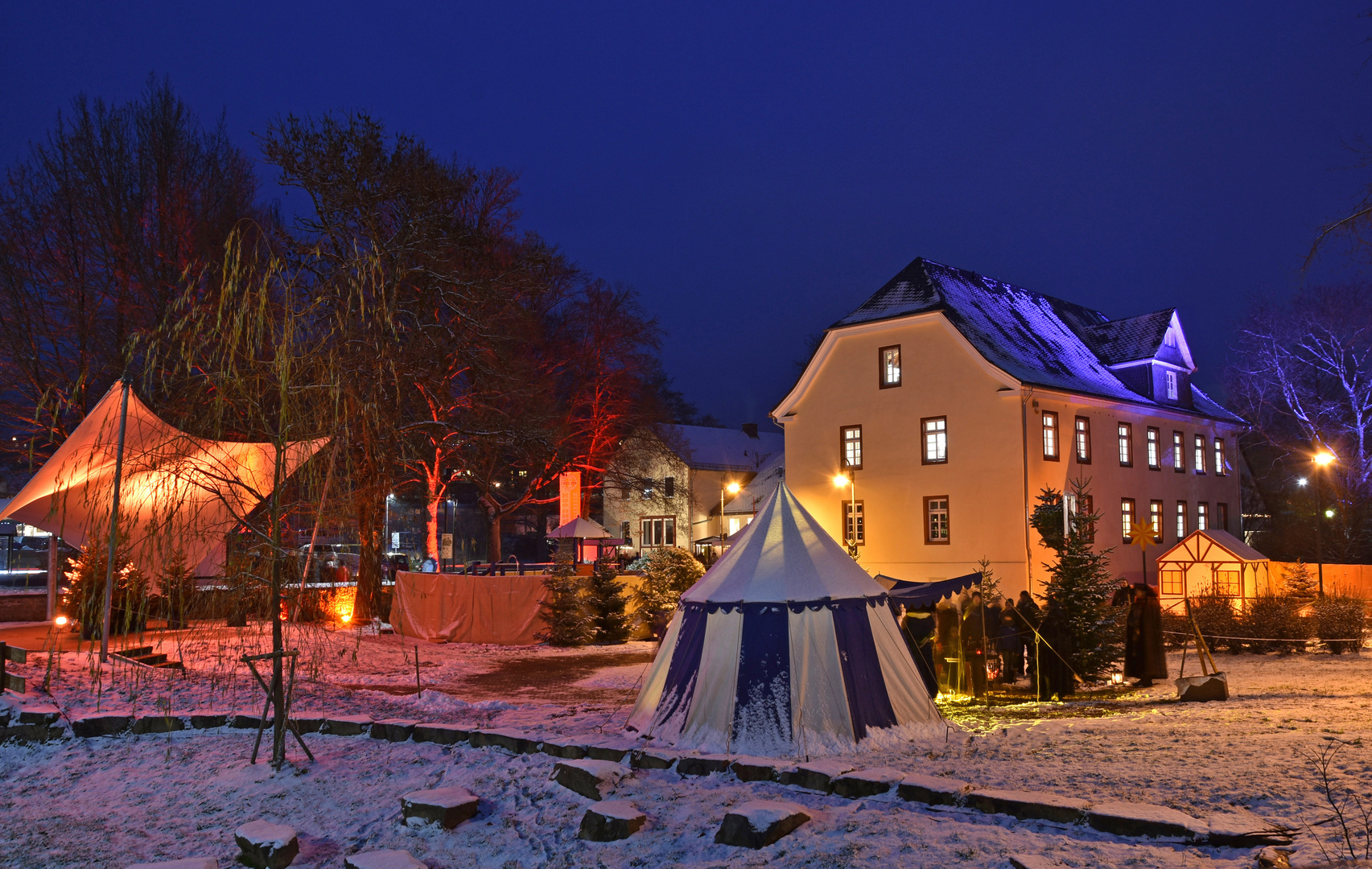 Hilchenbach im Weihnachtsmarkt-Outfit