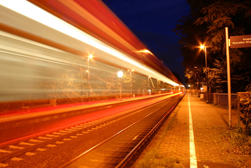 Hilden Süd bei Nacht