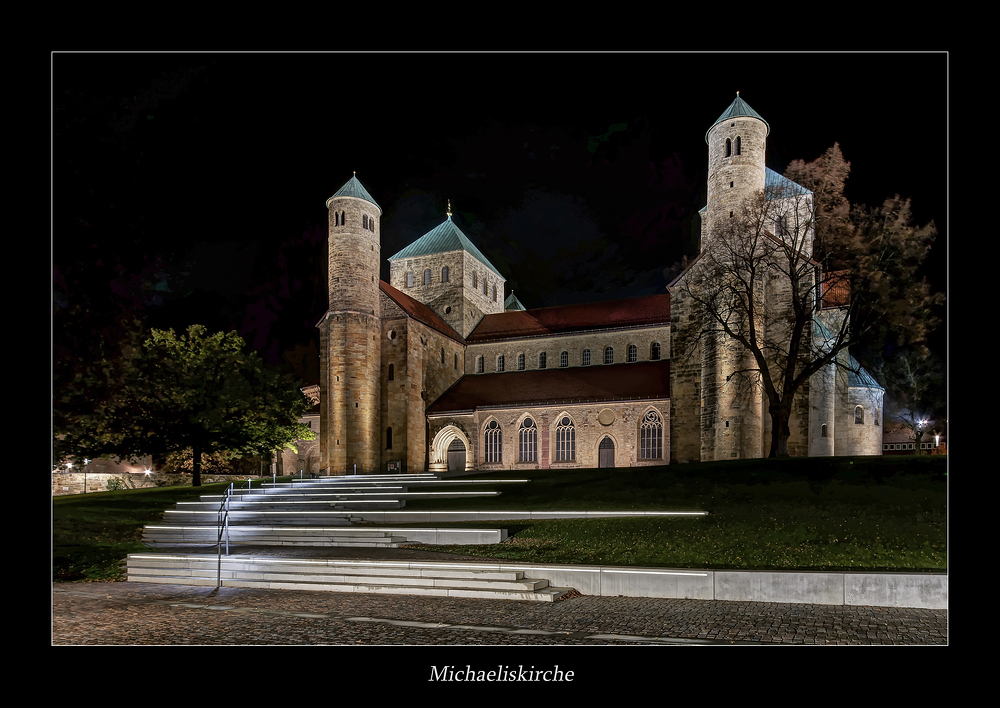 Hildesheim " die Michaeliskirche bei Nacht*..."