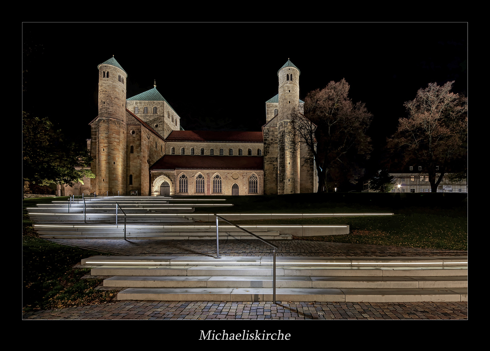 Hildesheim " die Michaeliskirche bei Nacht..."