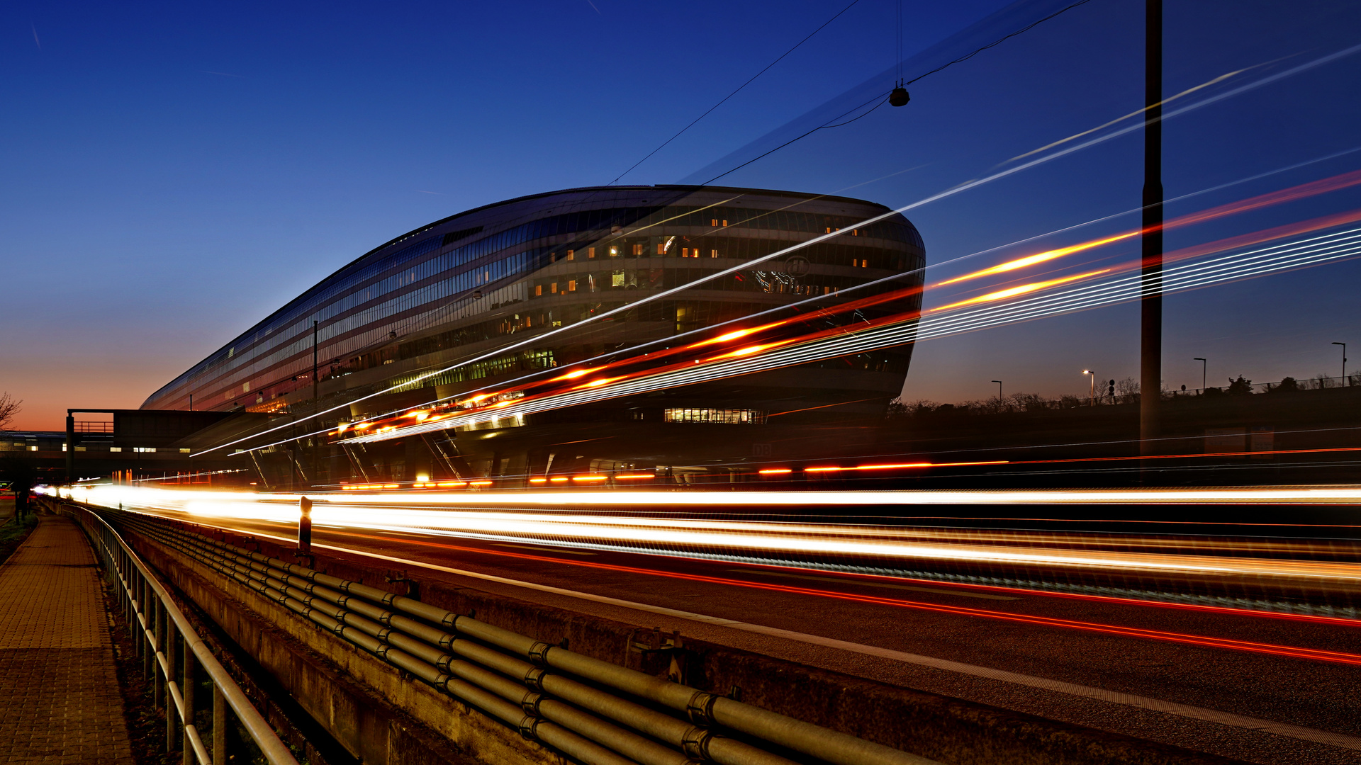 Hilton Airport Frankfurt in blauer Stunde