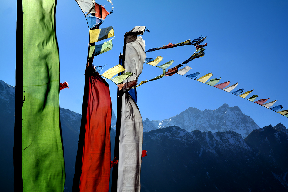 Himalaya Staat Sikkim - Im Wind wehende Gebetsfahnen