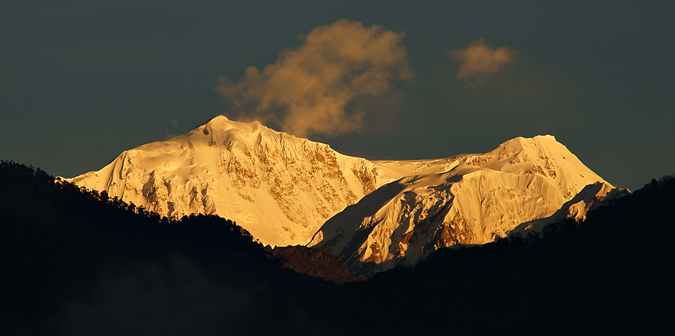 Himalaya Staat Sikkim - Sonnenaufgang an den hohen Bergen