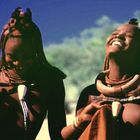 Himba - Damen fröhlich