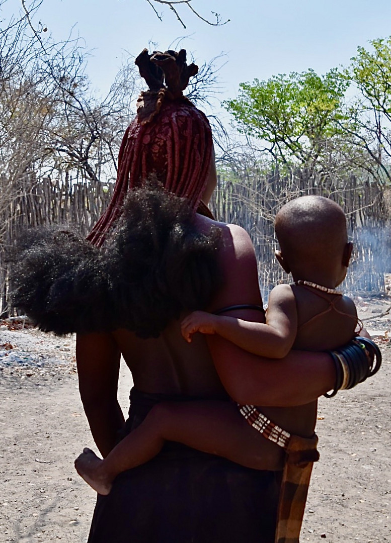 Himba Frau & Baby am Etosha Nationalpark