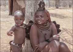 Himba Frau mit Kind