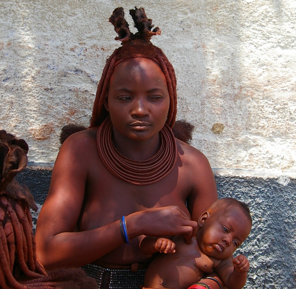 Himba Frau mit Kind in Namibia