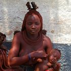 Himba Frau mit Kind in Namibia
