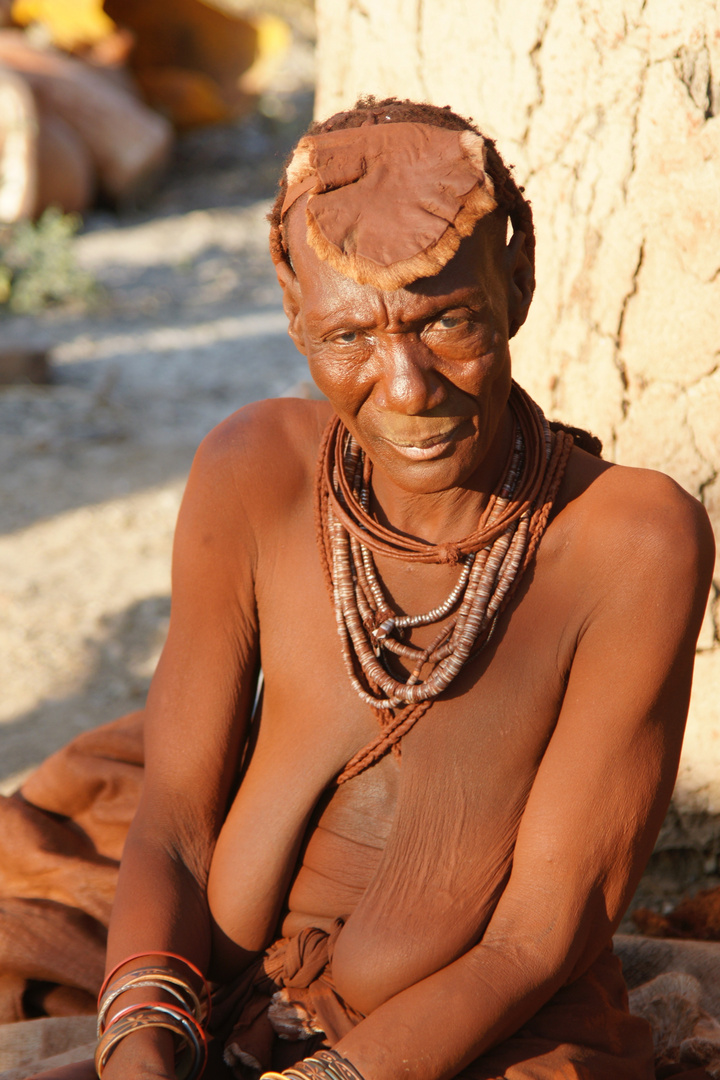 Himba gezeichnet vom Leben 