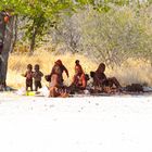 Himba mit Kindern