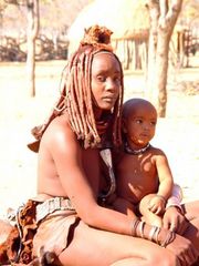 Himba Mutter mit Kind