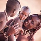 Himba - Mutter mit Kindern