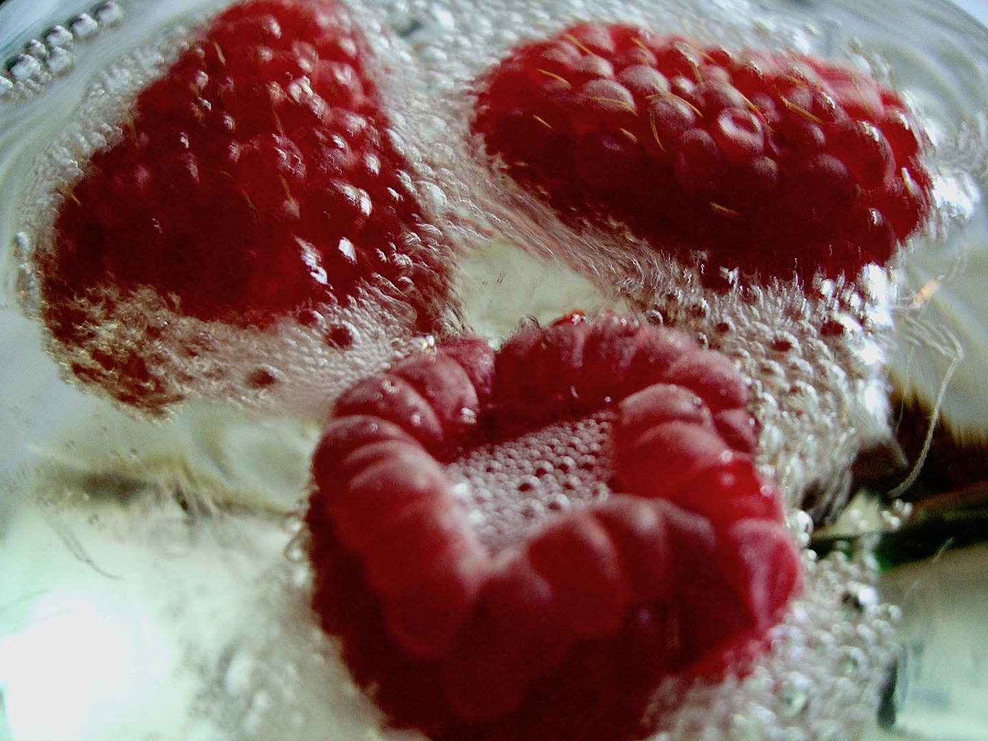 Himbeeren in Sektlaune