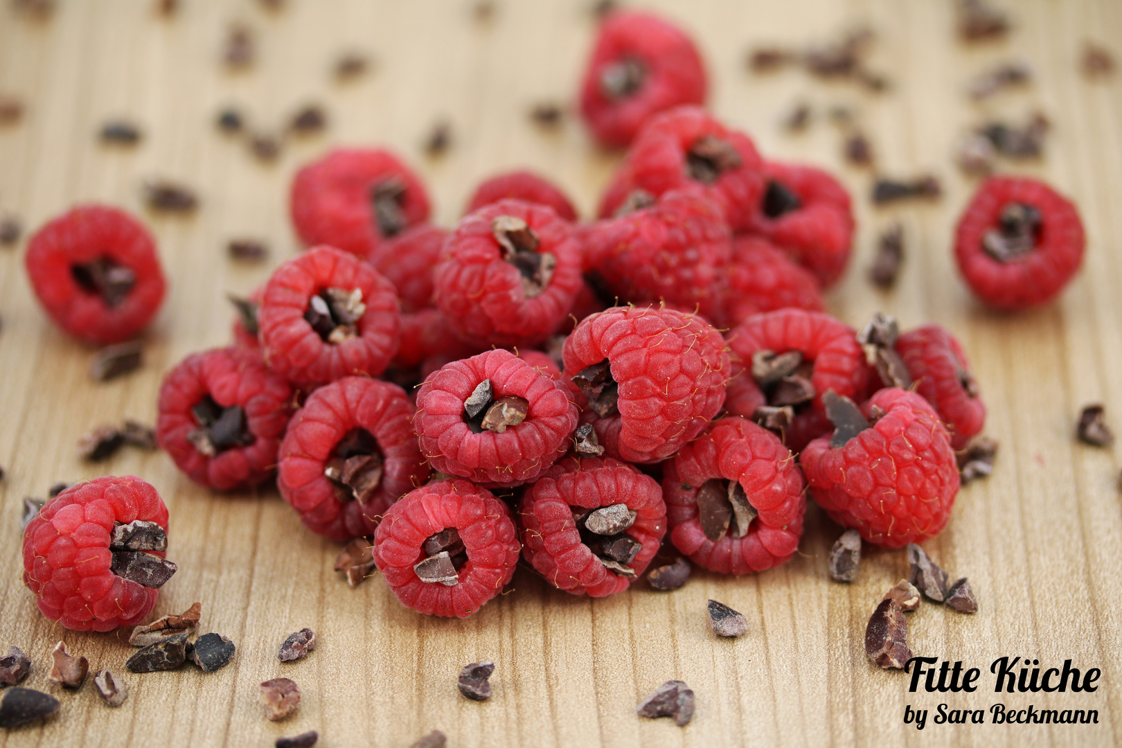 Himbeeren mit Kakaonibs