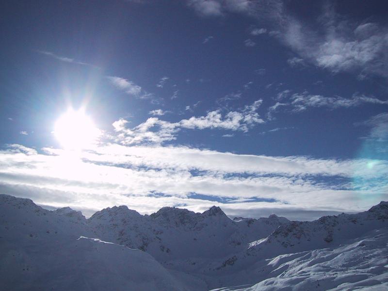 Himmel bei schönstem Wetter und Sonnenschein