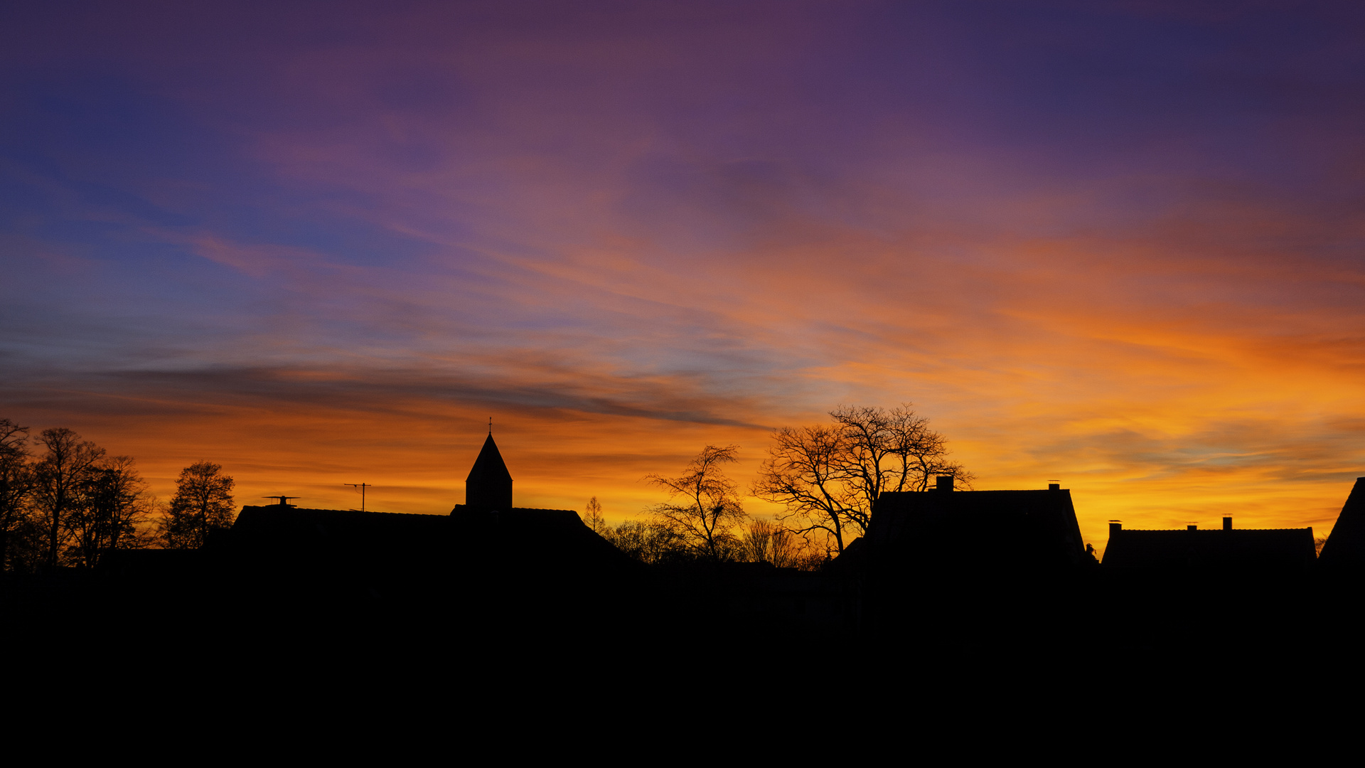 Himmel in Flammen - oder "Osterfeuer"?