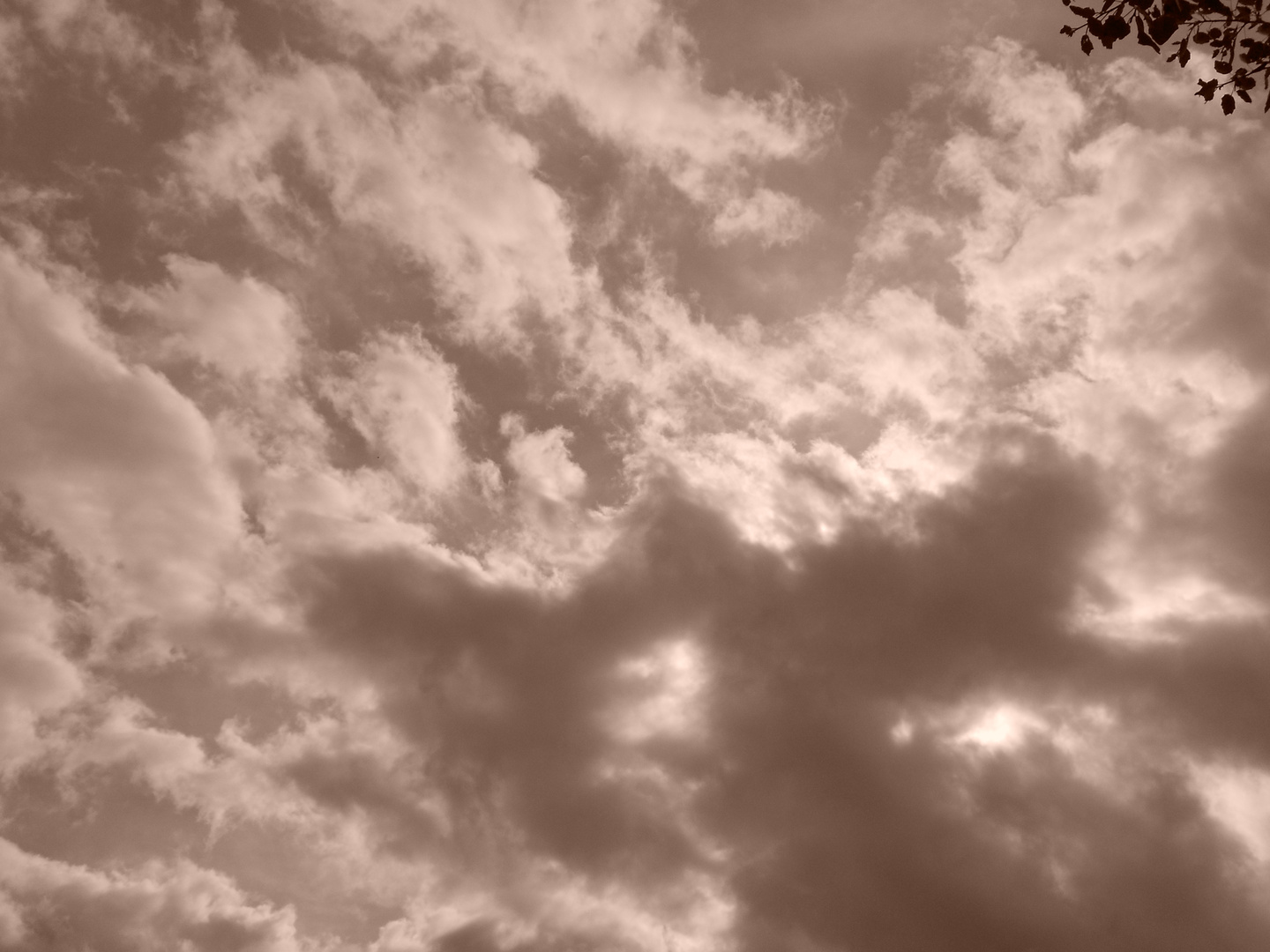 Himmel in Sepia