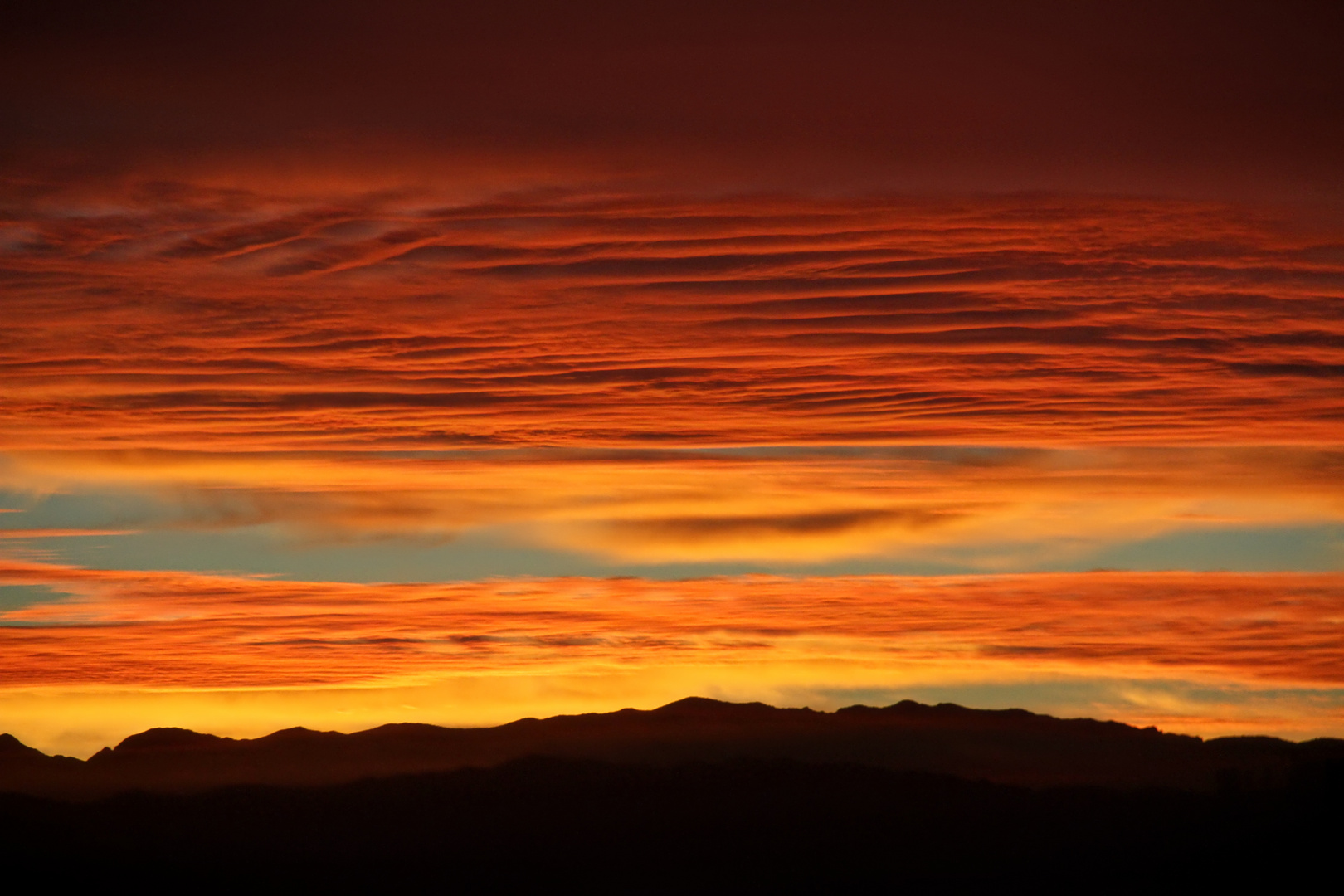 Himmel scheinbar in Flammen