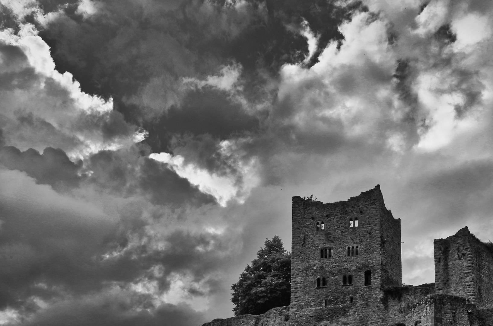 Himmel über Burgruine Schauenburg