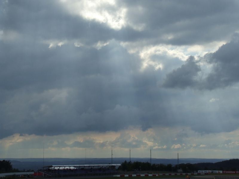 Himmel über dem Nürburgring