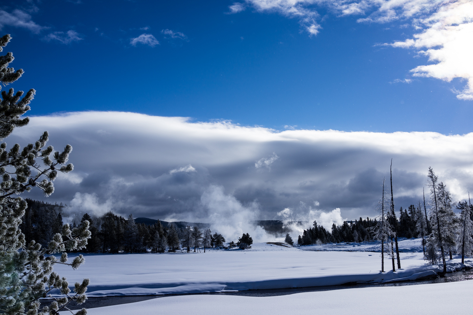 Himmel über dem Yellowstone Park im Winter