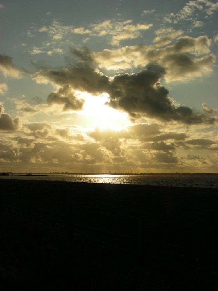 Himmel über der Elbe