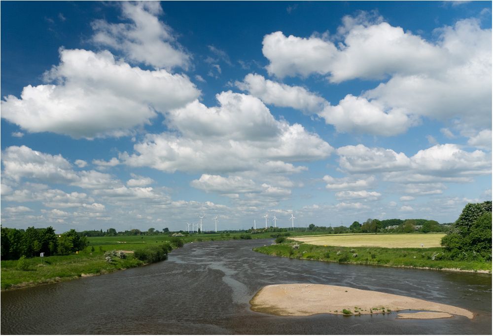 Himmel über der Weser bei Dörverden