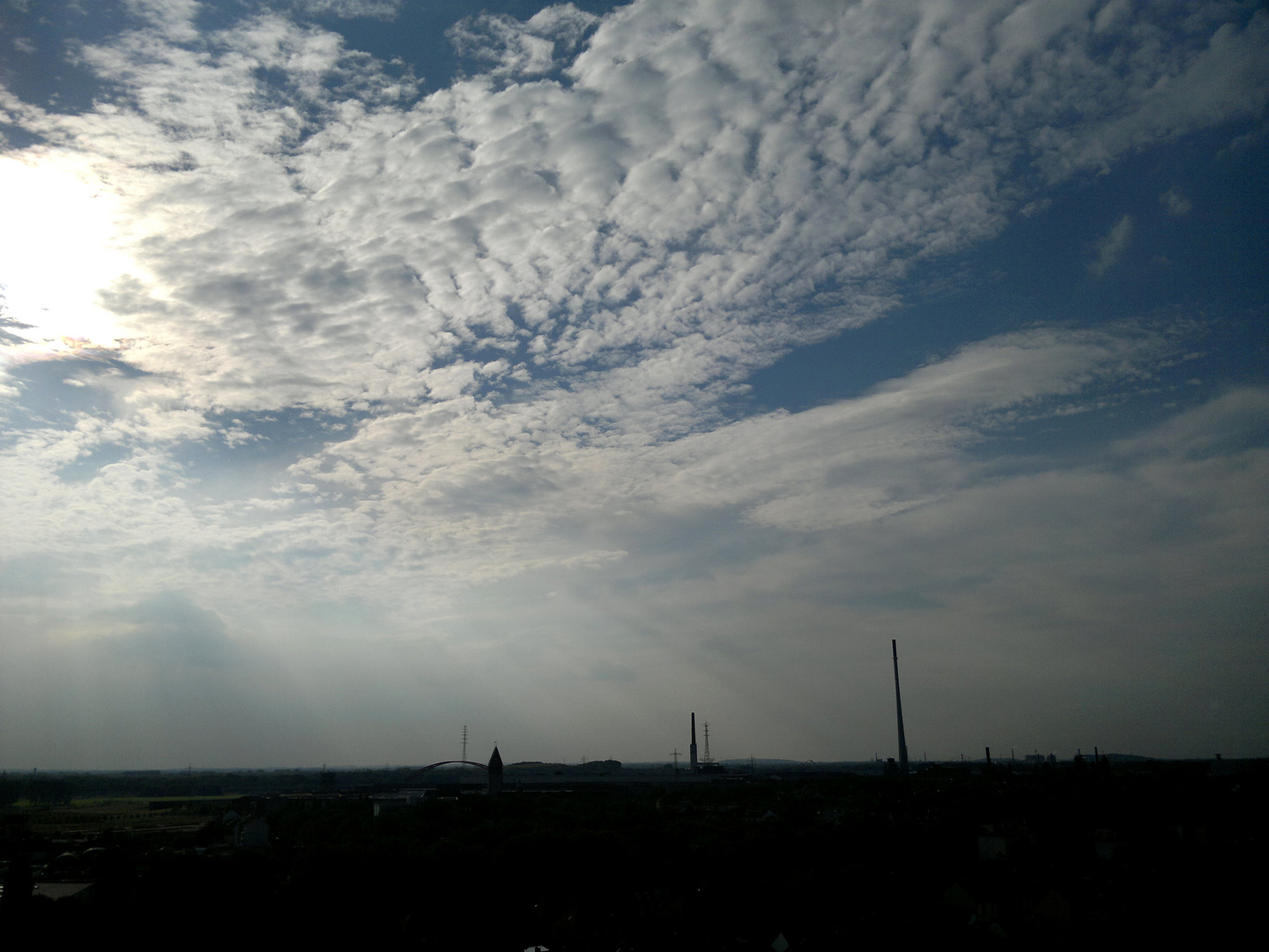 Himmel über Duisburg im Herbst 2012