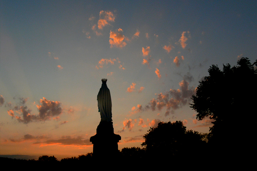 Himmel über Lourdes [03]