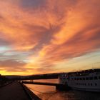 Himmel über Mainz in Orange-Rosé